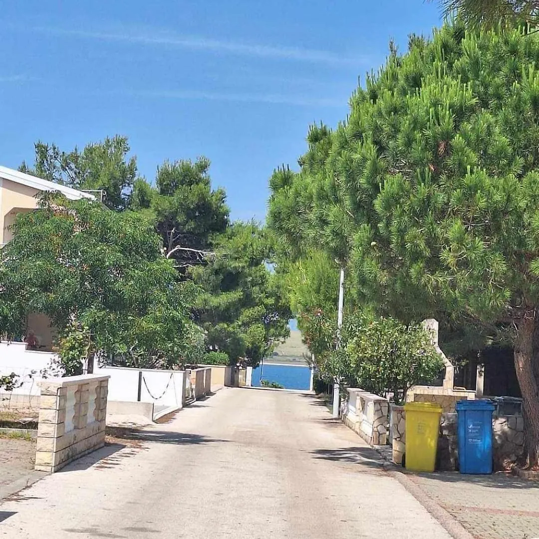 Apartman Laura Vir 0*,  Κροατία